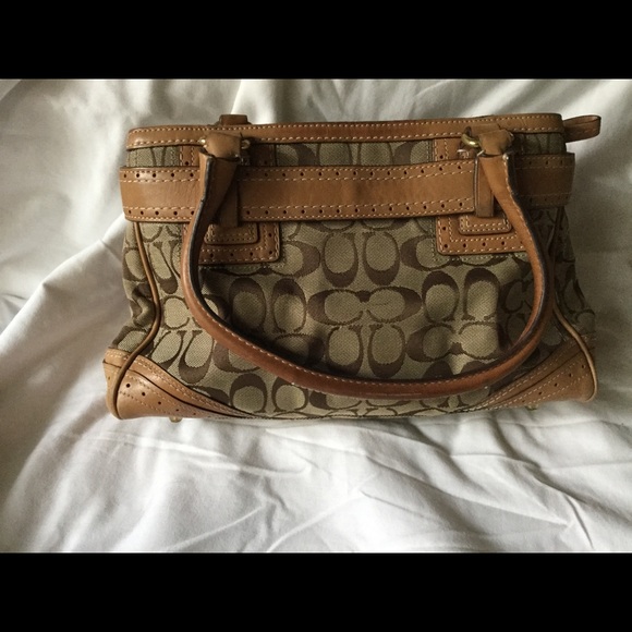 Coach Hamptons Signature w/ leather belt & tassel - Picture 2 of 7